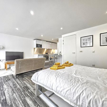 City Waterside, Old Street, Angel, Entire Private Apartment London Exteriör bild
