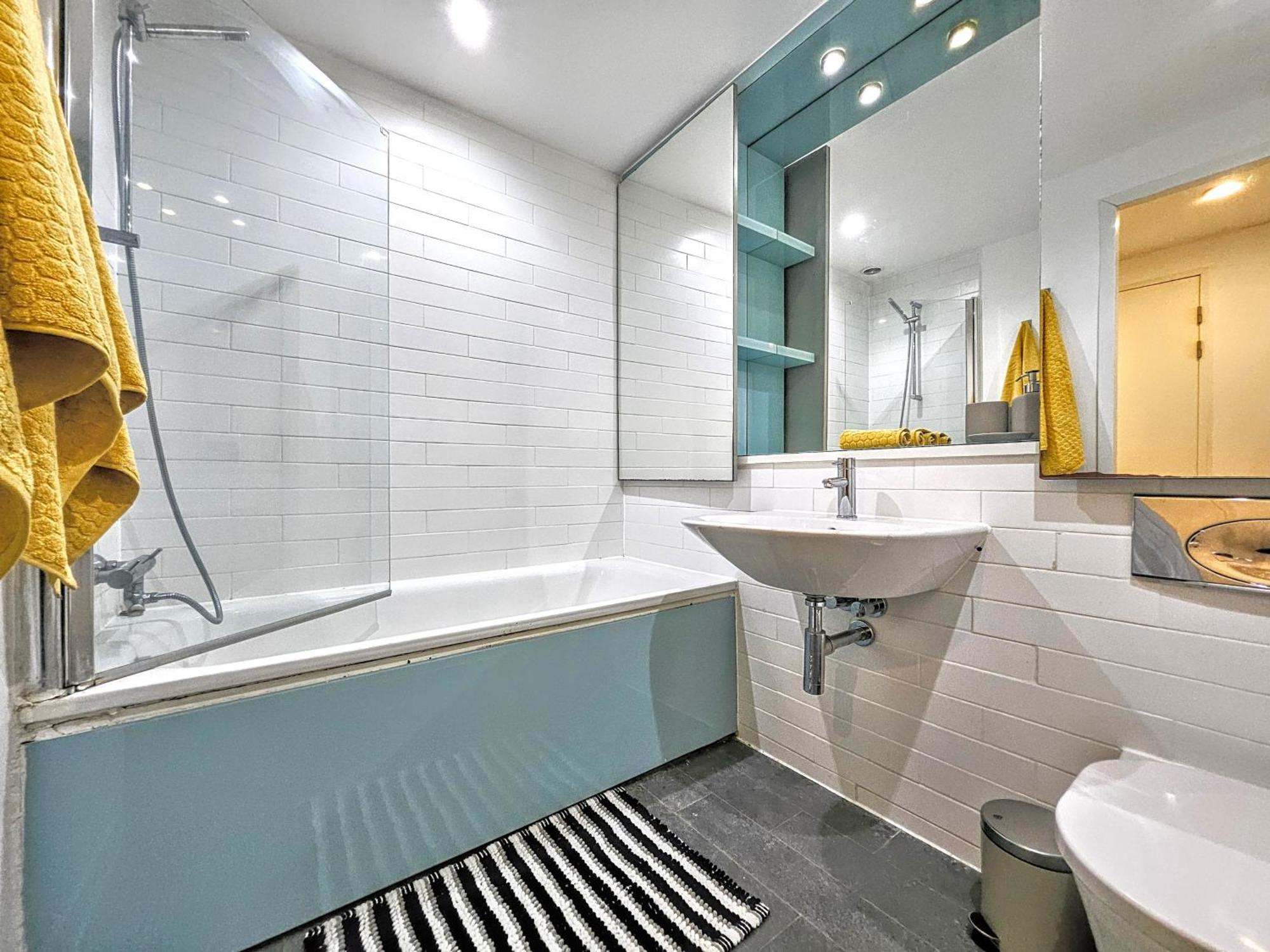 City Waterside, Old Street, Angel, Entire Private Apartment London Exteriör bild