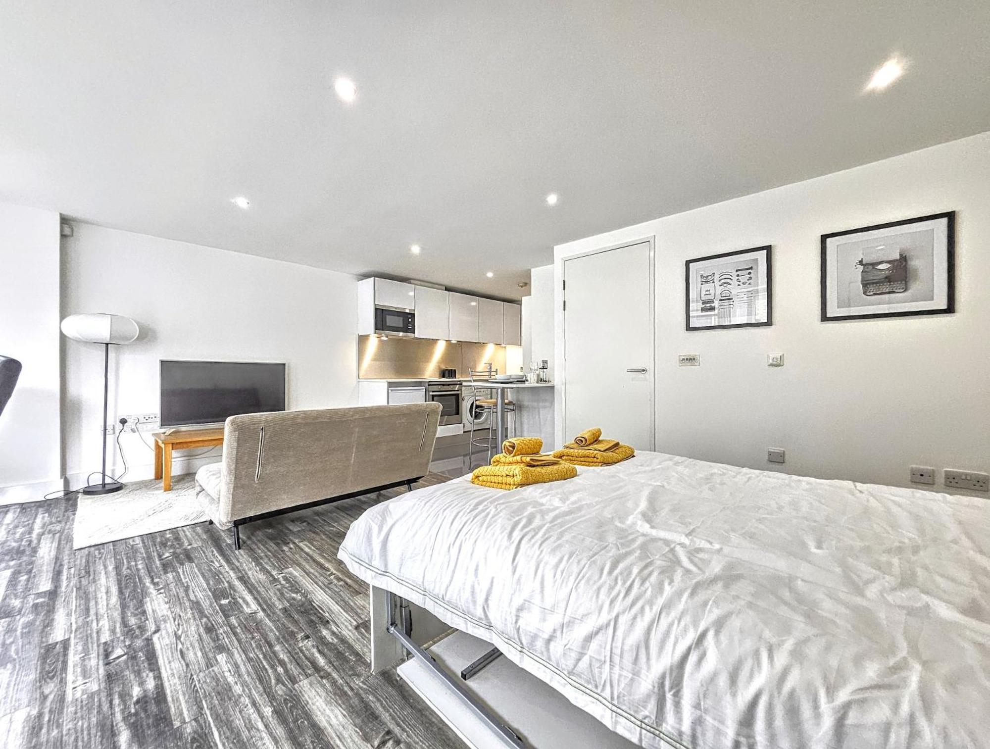 City Waterside, Old Street, Angel, Entire Private Apartment London Exteriör bild